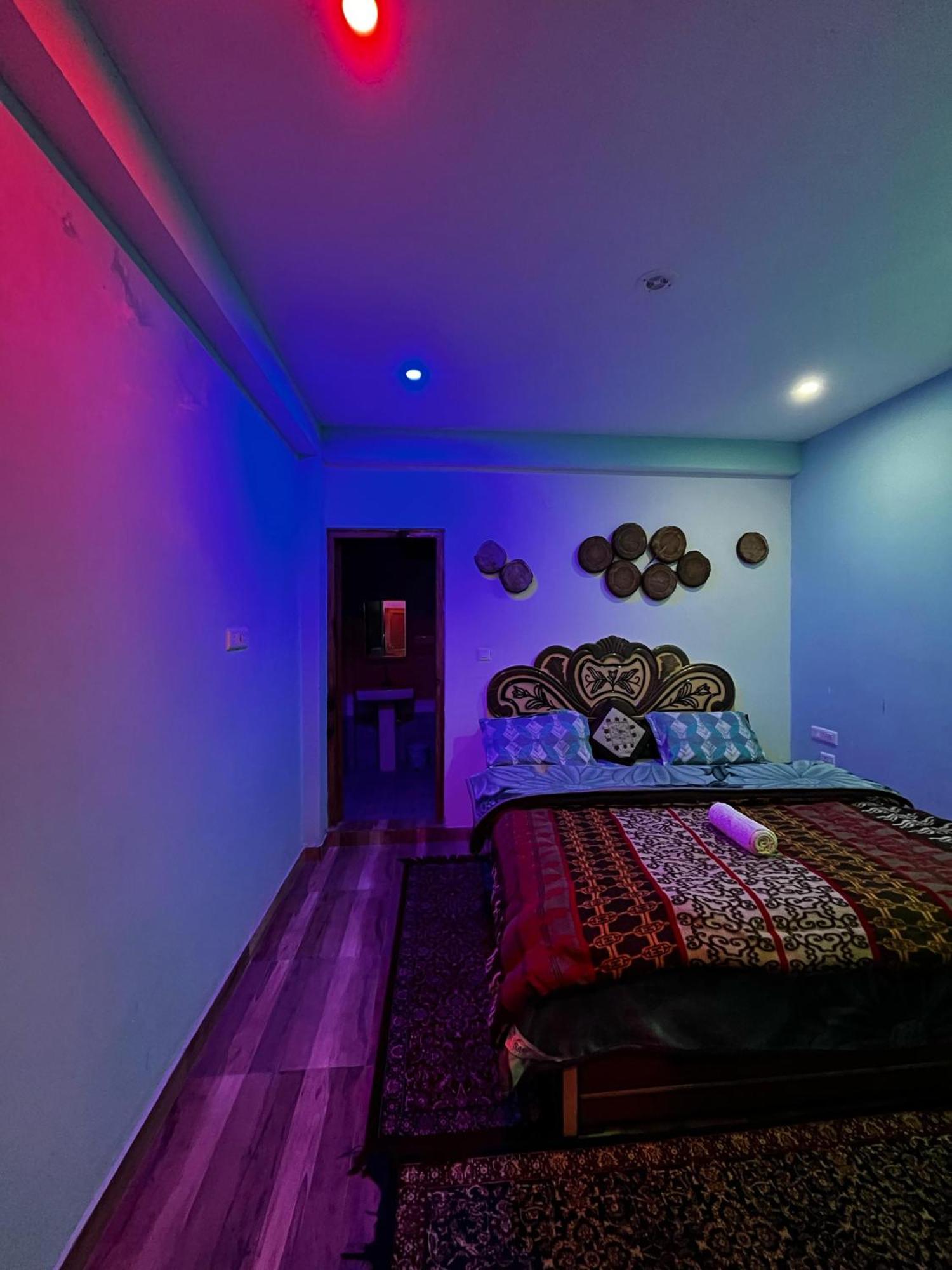 Karma Guest House And Cafe Kalgha Экстерьер фото