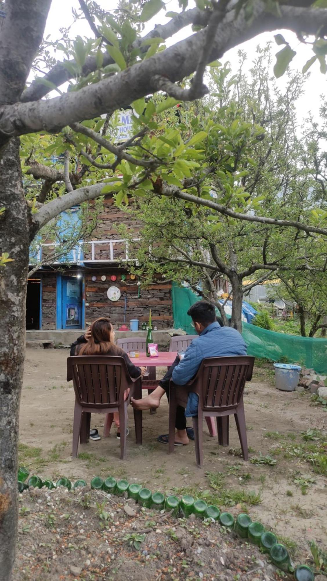 Karma Guest House And Cafe Kalgha Экстерьер фото